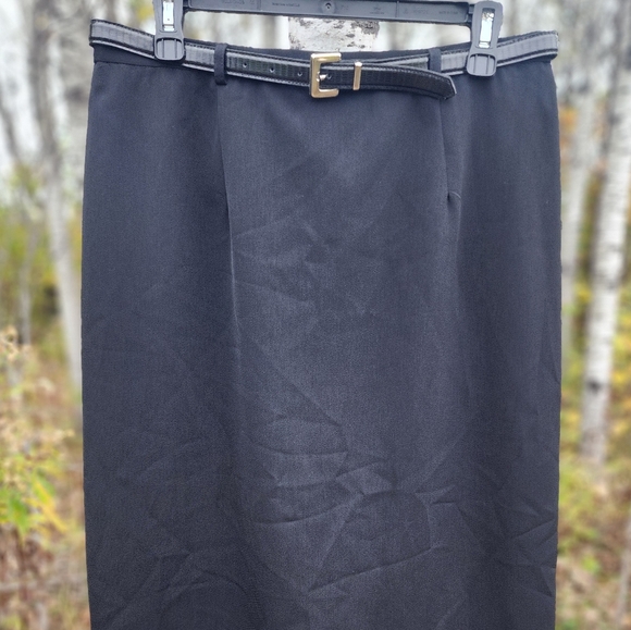Vintage Sag Harbor Petite Black Skirt & Matching Belt 🖤 - Picture 2 of 3